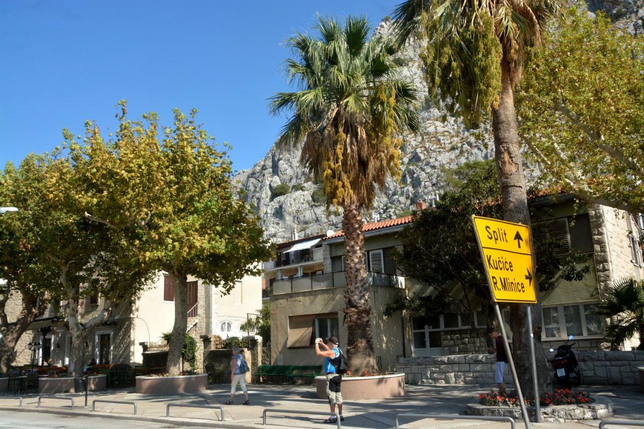 Apartment Mimica-Croatia , Omis , Center Exterior foto