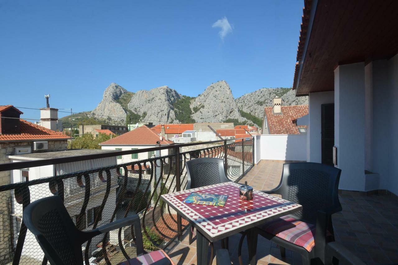 Apartment Mimica-Croatia , Omis , Center Exterior foto