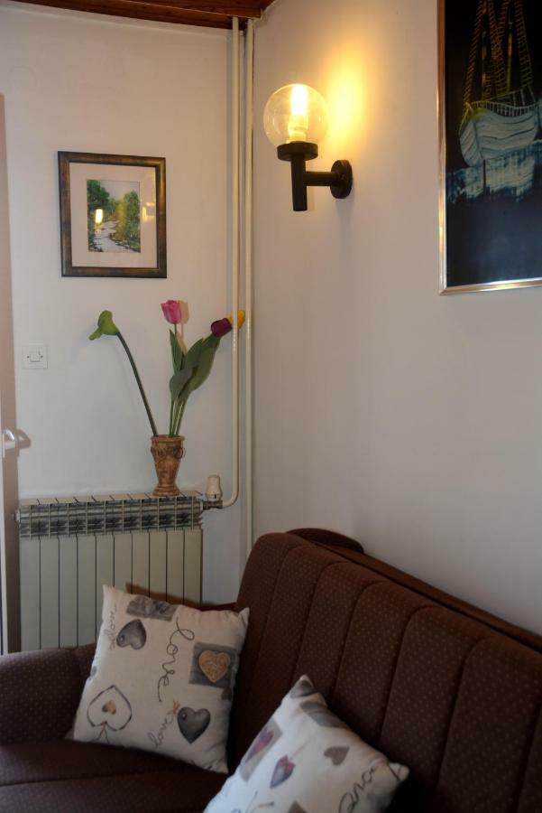 Apartment Mimica-Croatia , Omis , Center Exterior foto
