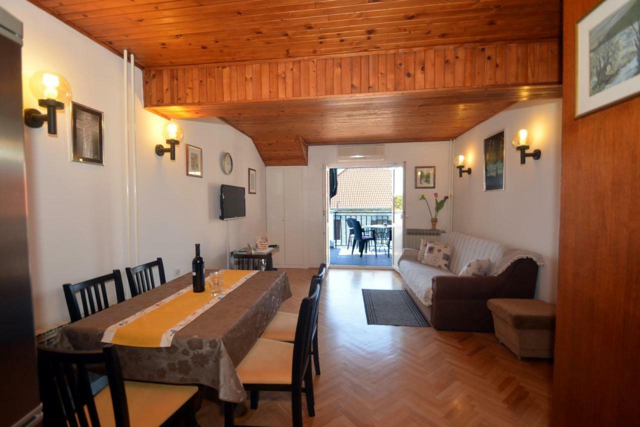 Apartment Mimica-Croatia , Omis , Center Exterior foto